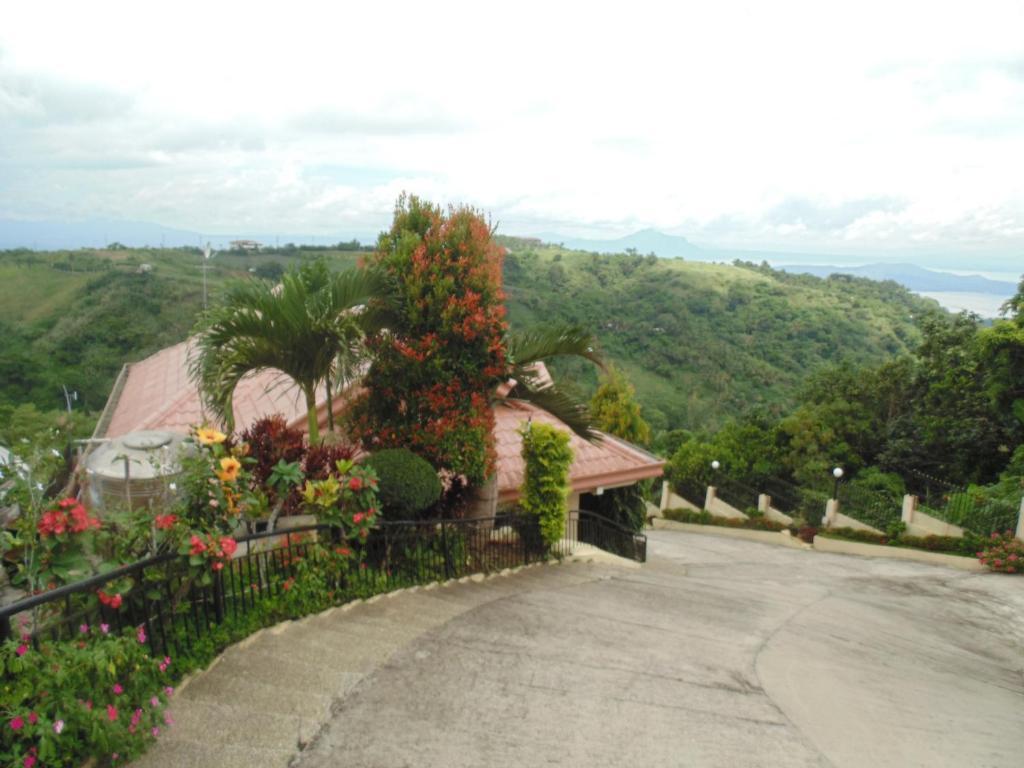 Royal Taal Inn Tagaytay City Habitación foto